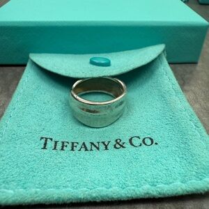 Tiffany & Co. Silver Ring with Teal Pouch